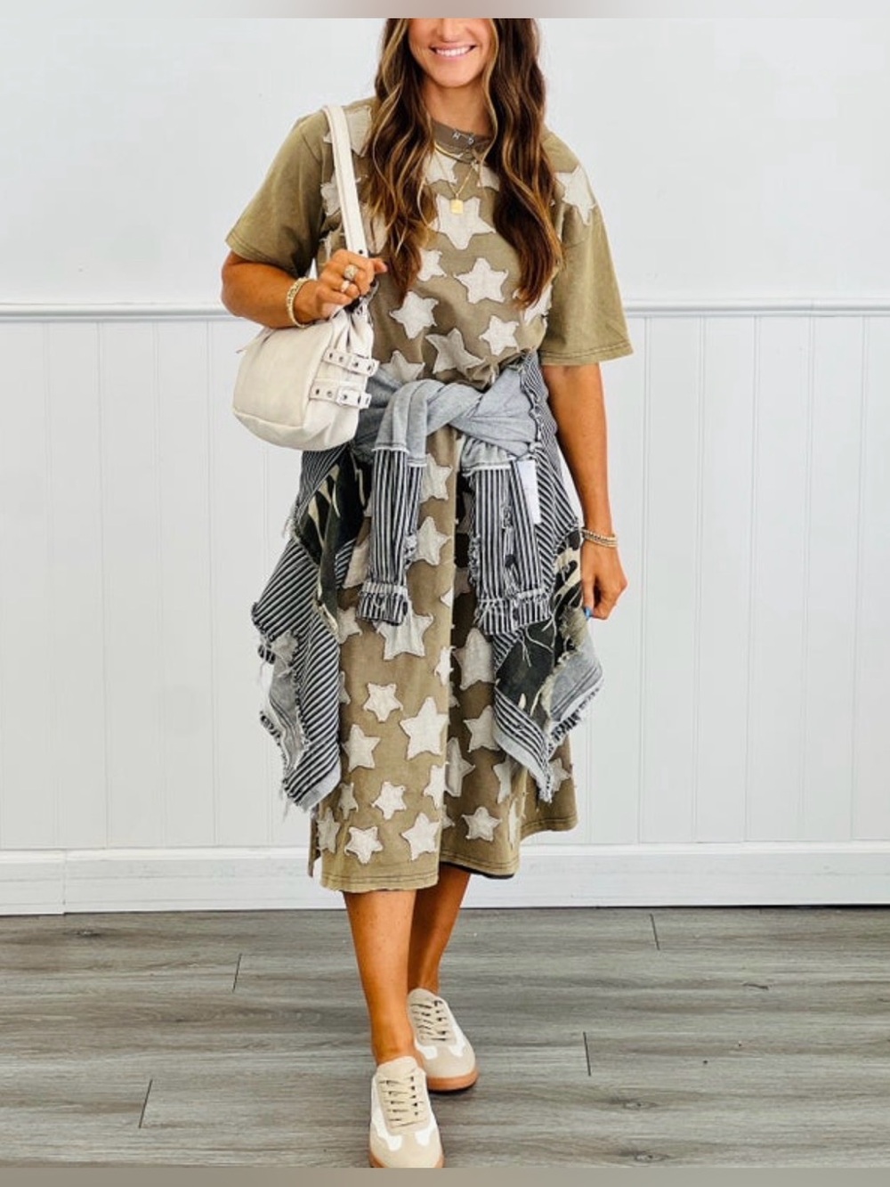 Bluevelvet Star Pattern Olive Midi T-Shirt Dress - Picture 3 of 6